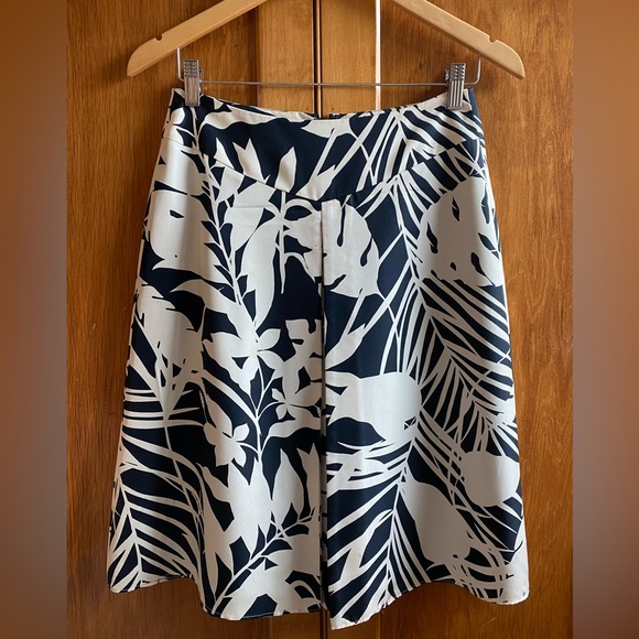 Ann Taylor Silk Knee Length Skirt Size 14